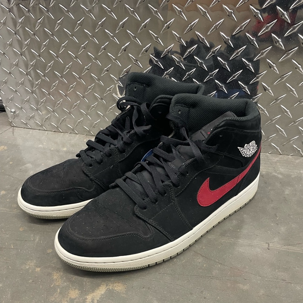 Nike air Jordan one mid suede
